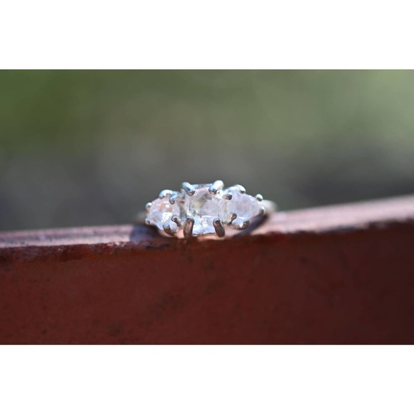 Engagement rings, raw stone ring, alternative engagement ring - Picture 1 of 3